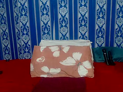 JUICEYLIPS333 online show from 12, 11, 2025