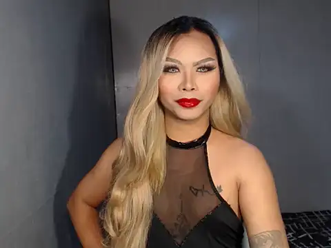 Snapshot of midnight_mariaxx chatting on 3, 10, 2025 midnight mariaxx online show from 3, 10, 2025