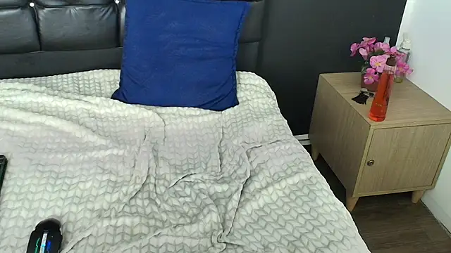 LiaMonroee  online show from 5, 1, 2026