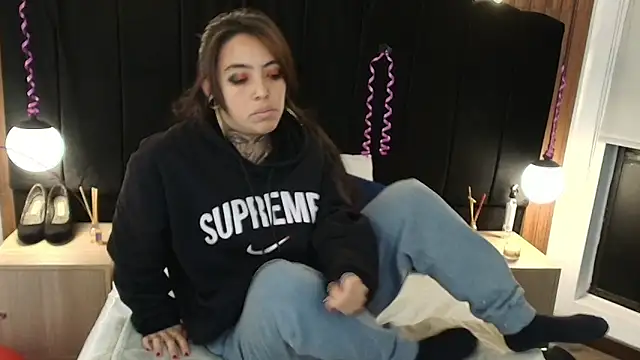 LiaMonroee  online show from 26, 3, 2026