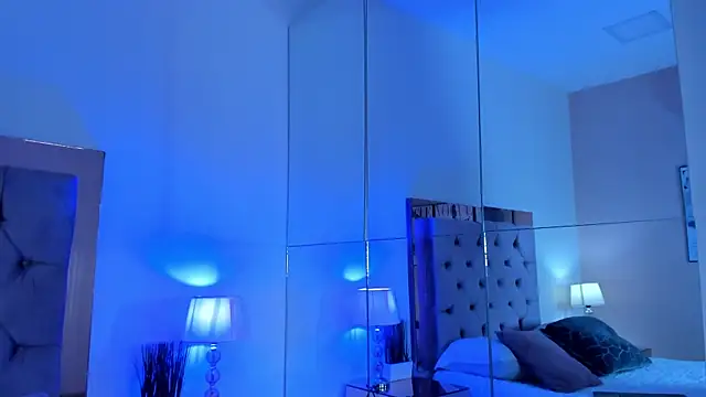 Snapshot of hillary_chen chatting on 28, 11, 2025 hillary chen online show from 28, 11, 2025