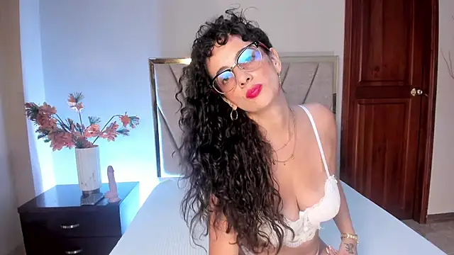 AmaraYasbel online show from 12, 2, 2026