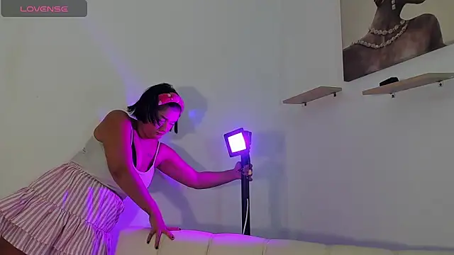 Gabrielaa Miller  online show from 27, 9, 2025