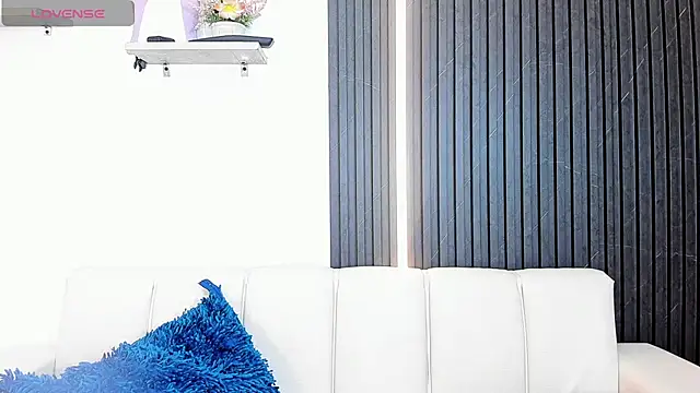 Gabrielaa Miller  online show from 4, 10, 2025