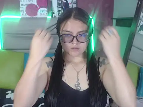 Cailing Zu online show from 9, 9, 2025