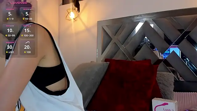 Snapshot of Candy_Hott7 chatting on 28, 10, 2025 Candy Hott7 online show from 28, 10, 2025