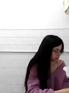 Kylie Rivers online show from 3, 10, 2025