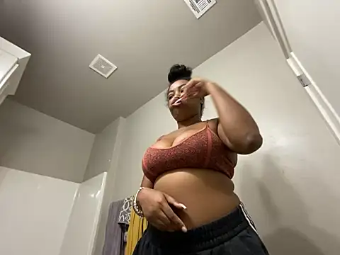Snapshot of princesslivv chatting on 14, 10, 2025 princesslivv online show from 14, 10, 2025