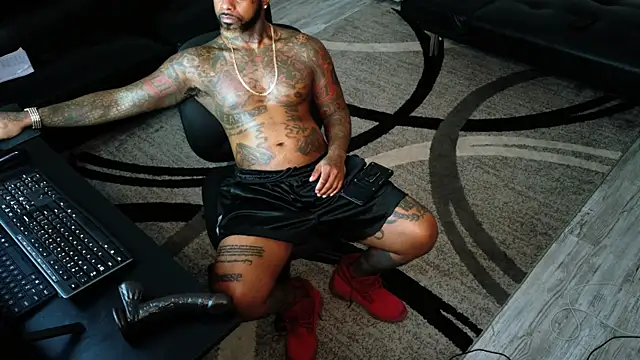 SLANGONDEMHOES online show from 5, 10, 2025