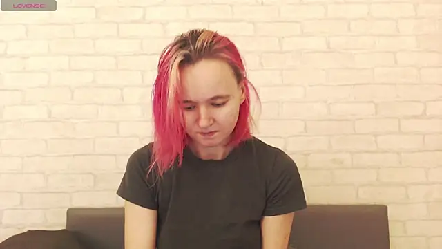 Ericha Stone online show from 3, 11, 2025