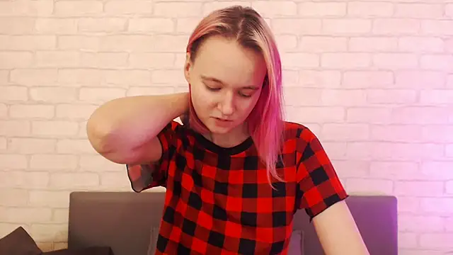 Ericha Stone online show from 19, 11, 2025