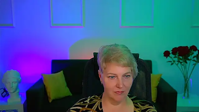 Snapshot of MaryMogan chatting on 6, 10, 2025 MaryMogan online show from 6, 10, 2025