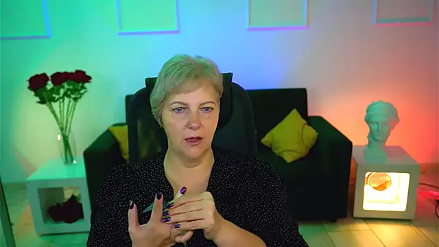 Snapshot of MaryMogan chatting on 15, 10, 2025 MaryMogan online show from 15, 10, 2025