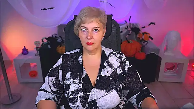 Snapshot of MaryMogan chatting on 23, 10, 2025 MaryMogan online show from 23, 10, 2025