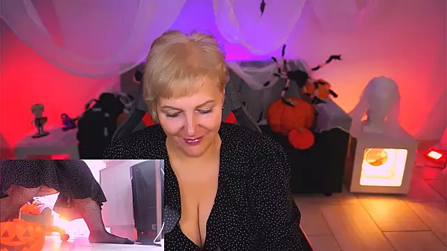 Snapshot of MaryMogan chatting on 31, 10, 2025 MaryMogan online show from 31, 10, 2025