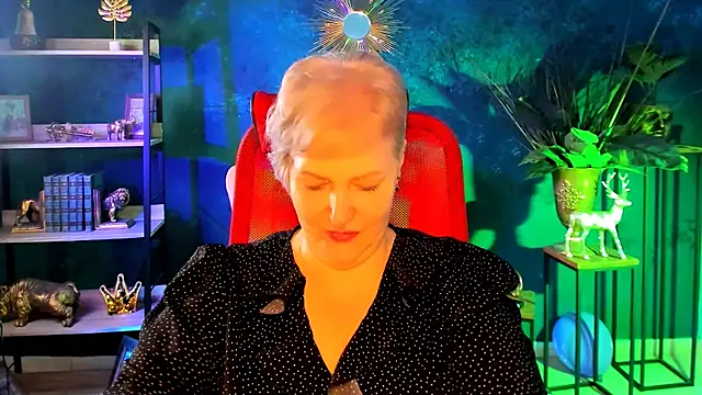 Snapshot of MaryMogan chatting on 25, 11, 2025 MaryMogan online show from 25, 11, 2025