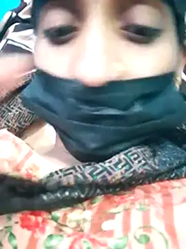 Snapshot of Pahadi_couple chatting on 16, 10, 2025 Pahadi couple online show from 16, 10, 2025