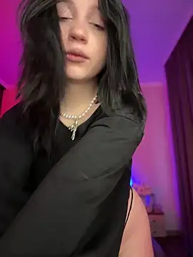 YourLittleDevil online show from 7, 3, 2026