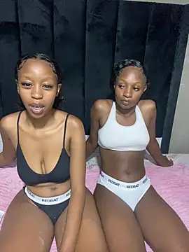 SexyPetitex25 online show from 5, 1, 2026