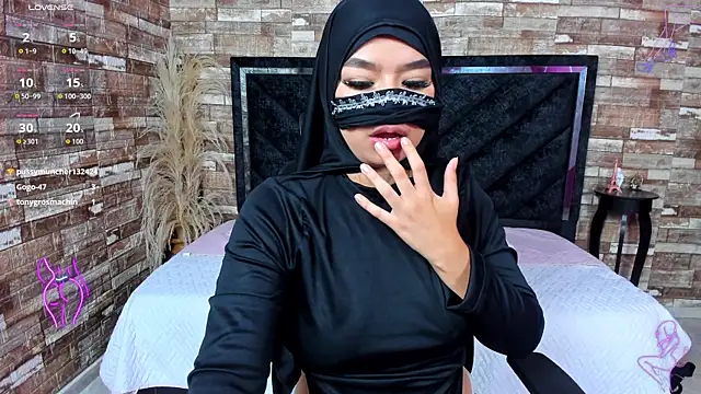 Snapshot of Amal_Bakir chatting on 30, 11, 2025 Amal Bakir online show from 30, 11, 2025