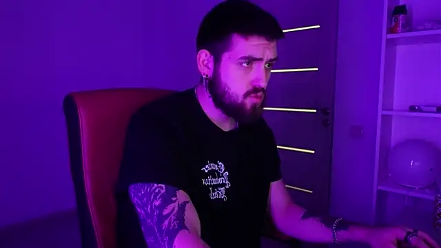 Snapshot of Mike_Platano chatting on 29, 11, 2025 Mike Platano online show from 29, 11, 2025