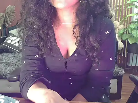 shaalu sharma online show from 18, 12, 2025