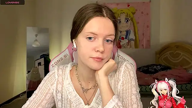 VibeQueenLucy online show from 4, 11, 2025