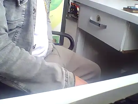 Snapshot of AMCIKSEVER42 chatting on 16, 12, 2025 AMCIKSEVER42 online show from 16, 12, 2025