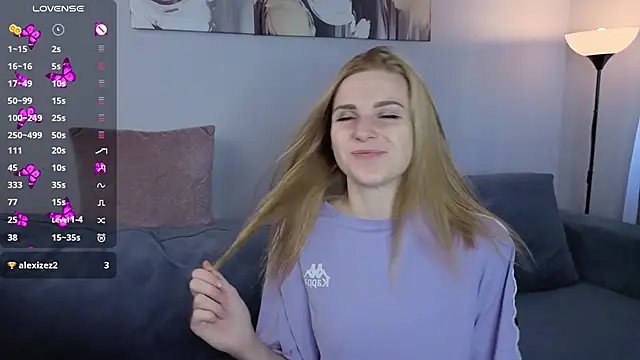 Snapshot of HelenMartines chatting on 28, 9, 2025 HelenMartines online show from 28, 9, 2025