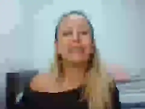 Snapshot of leah_susman chatting on 28, 10, 2025 leah susman online show from 28, 10, 2025