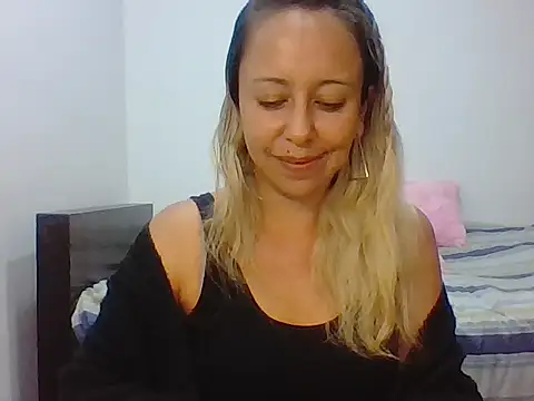 Snapshot of leah_susman chatting on 1, 11, 2025 leah susman online show from 1, 11, 2025