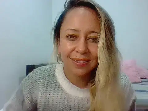 Snapshot of leah_susman chatting on 13, 11, 2025 leah susman online show from 13, 11, 2025