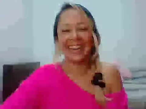 Snapshot of leah_susman chatting on 13, 11, 2025 leah susman online show from 13, 11, 2025