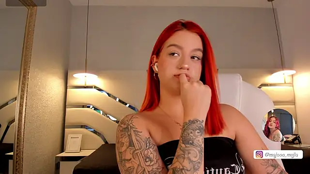 Snapshot of Julieth_Rojas chatting on 12, 9, 2025 Julieth Rojas online show from 12, 9, 2025