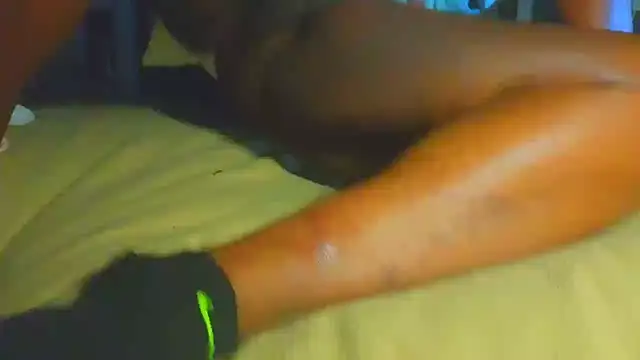 CinnaCakesss online show from 14, 11, 2025