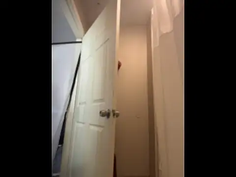 CinnaCakesss online show from 7, 4, 2026