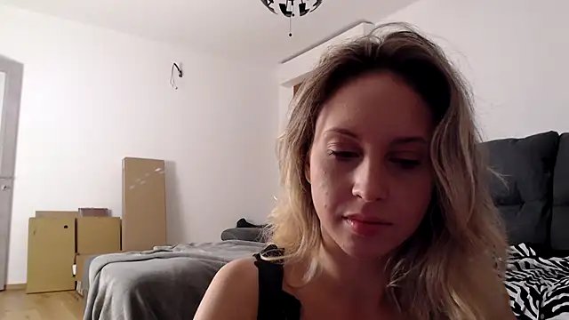 Snapshot of L_Sofia chatting on 10, 10, 2025 L Sofia online show from 10, 10, 2025