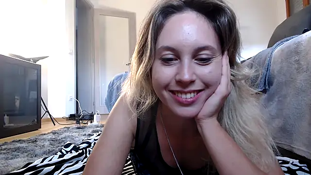 Snapshot of L_Sofia chatting on 21, 10, 2025 L Sofia online show from 21, 10, 2025