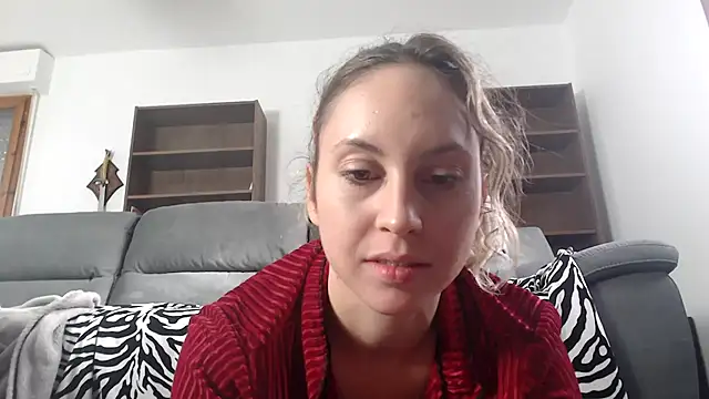 Snapshot of L_Sofia chatting on 24, 10, 2025 L Sofia online show from 24, 10, 2025