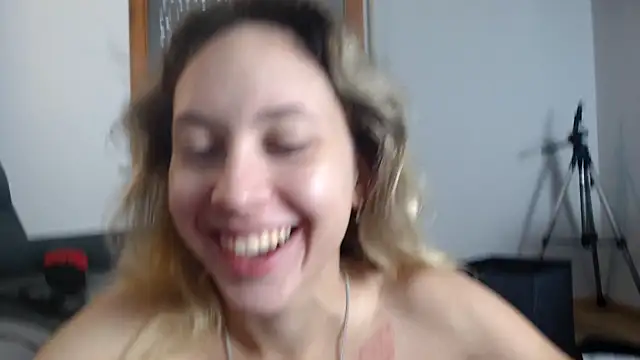 Snapshot of L_Sofia chatting on 31, 10, 2025 L Sofia online show from 31, 10, 2025