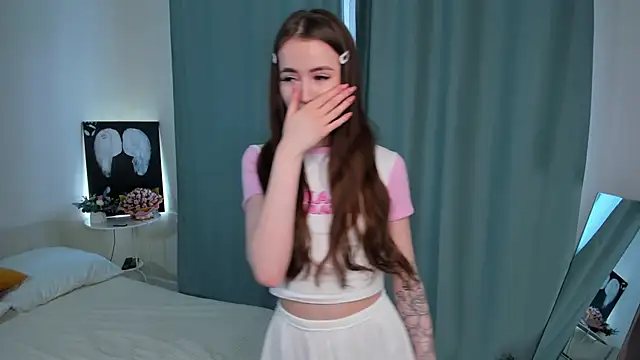 Chloeee4200 online show from 4, 3, 2026