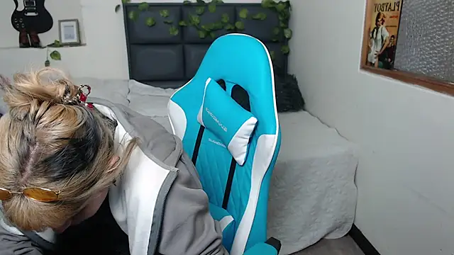 Amnesia  online show from 23, 9, 2025