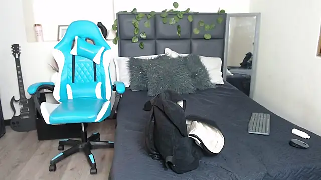 Amnesia  online show from 26, 9, 2025