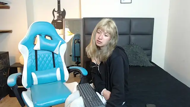 Amnesia  online show from 17, 11, 2025