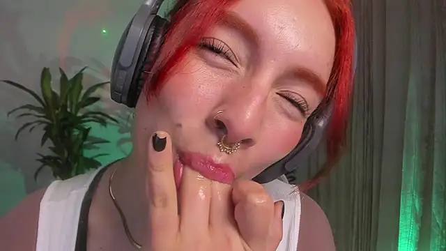 Snapshot of bri_von_dhara__ chatting on 18, 10, 2025 bri von dhara online show from 18, 10, 2025