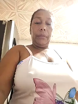 Naomi-Mature online show from 8, 10, 2025