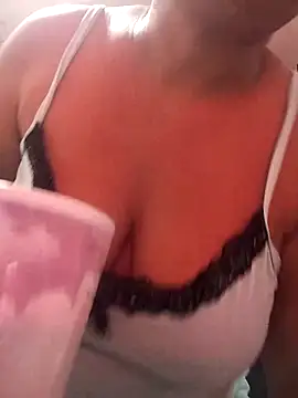 Naomi-Mature online show from 23, 11, 2025