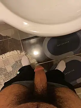 Snapshot of SolomonHej4 chatting on 17, 12, 2025 SolomonHej4 online show from 17, 12, 2025