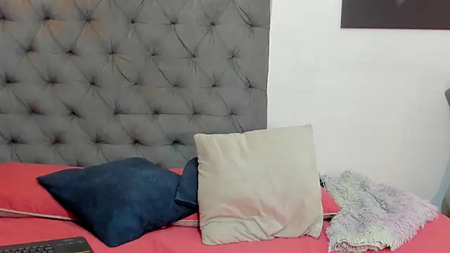 nahiroby ebony online show from 19, 5, 2026