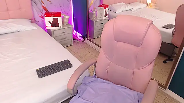 Red kytty6 online show from 17, 11, 2025